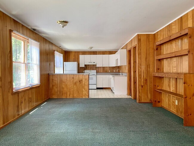 Building Photo - 608 Willard Pl