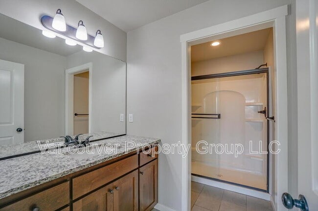 Building Photo - 5809 NE 71st Ave