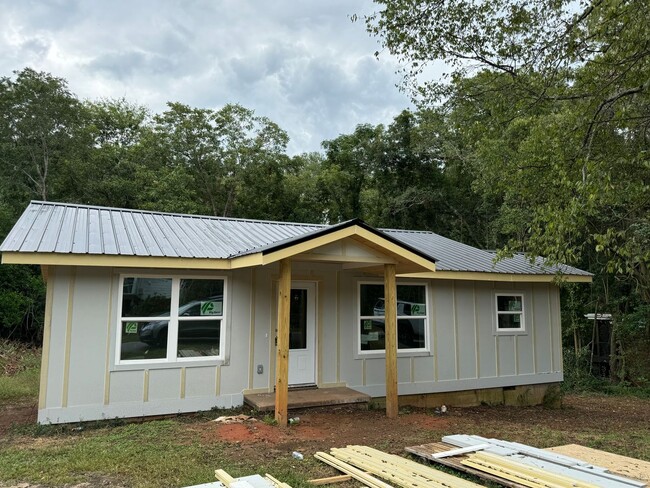 Building Photo - Charming Remodel in Normaltown