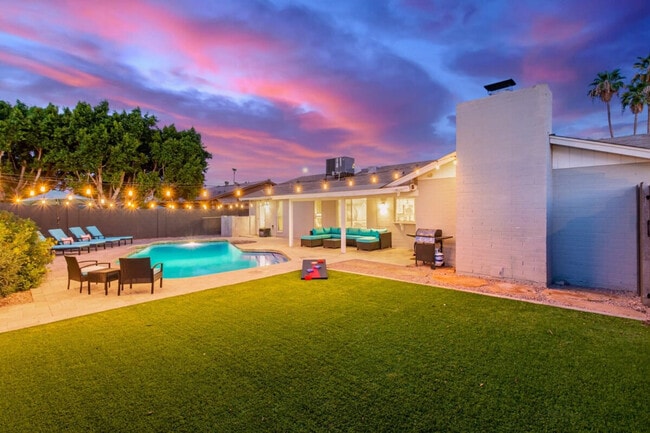 Building Photo - 2530 W Obispo Cir