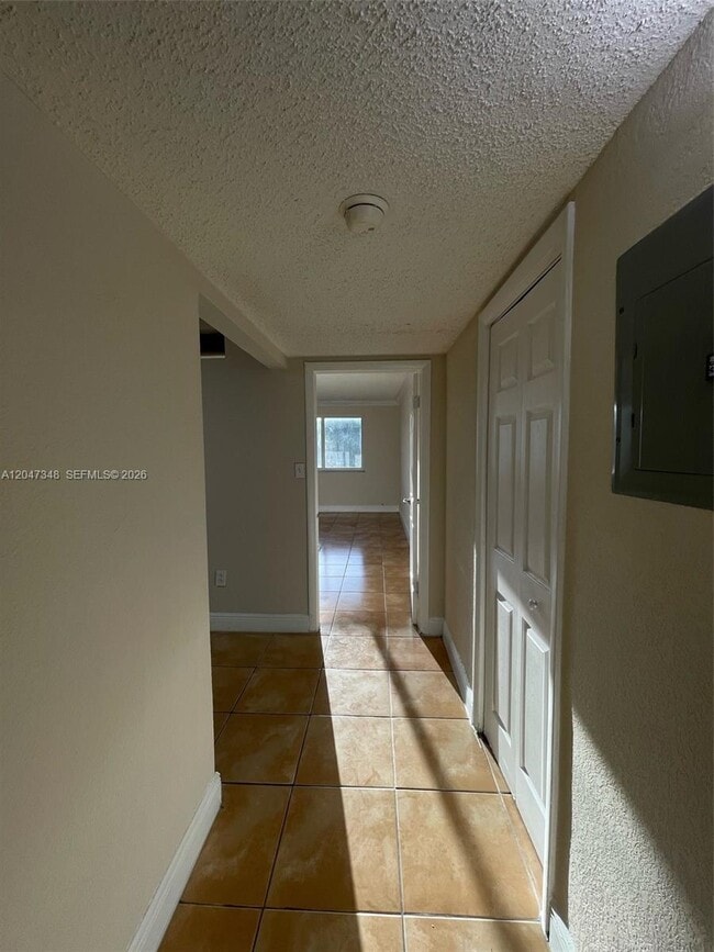 Building Photo - 6950 Miami Gardens Dr