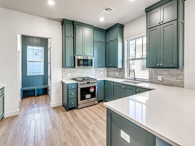 Building Photo - 29596 Memory Ln