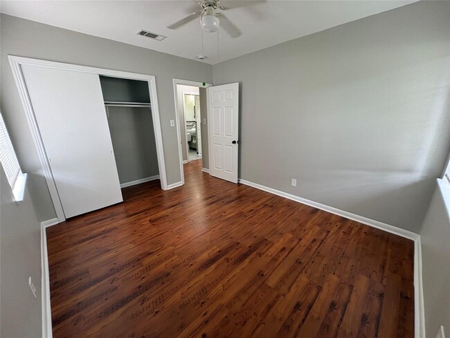 Building Photo - 1307 Corona Dr