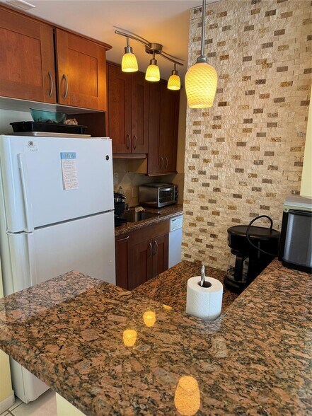 Primary Photo - 111 Briny Ave