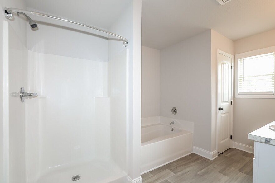 Building Photo - 40 Heartland Cir
