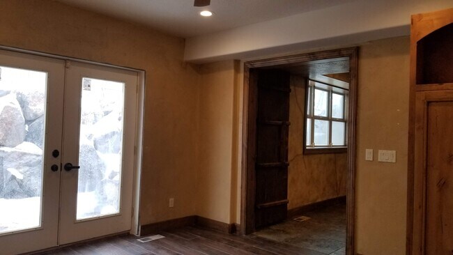 Building Photo - 6301 W Bull River Rd