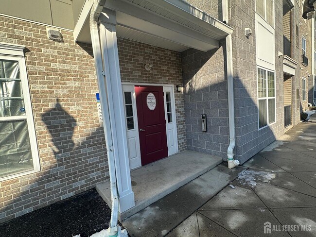 Building Photo - 50 Roosevelt Ave