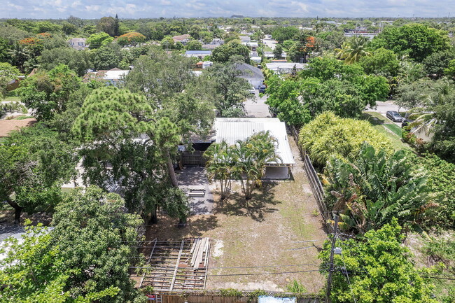 Building Photo - 1292 SW 25th Ave