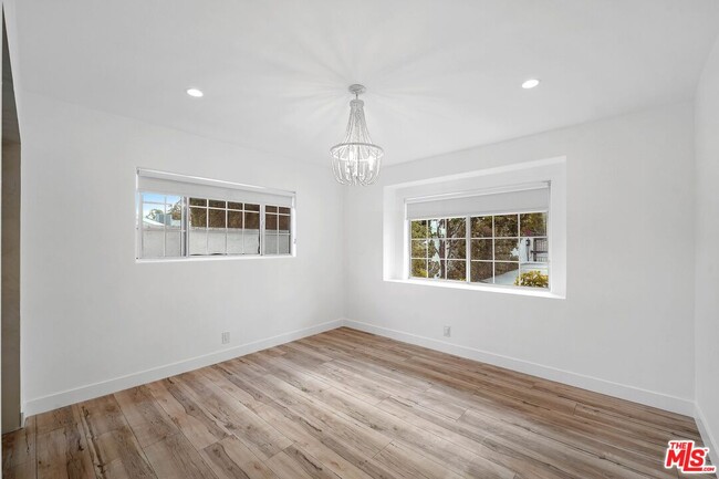 Building Photo - 5614 Ponce Ave