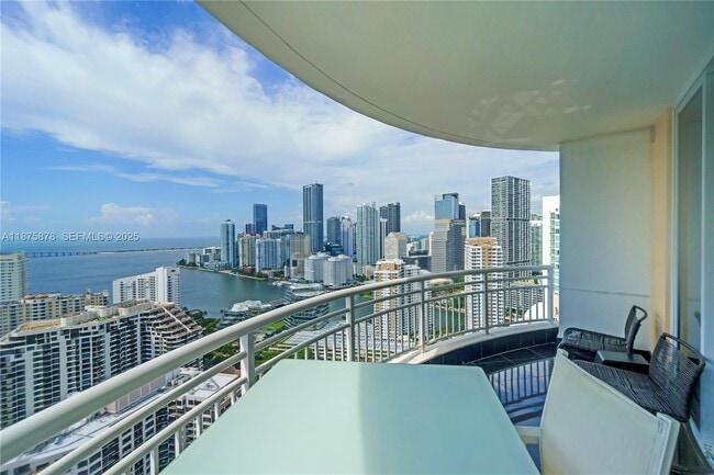 Building Photo - 848 Brickell Key Dr