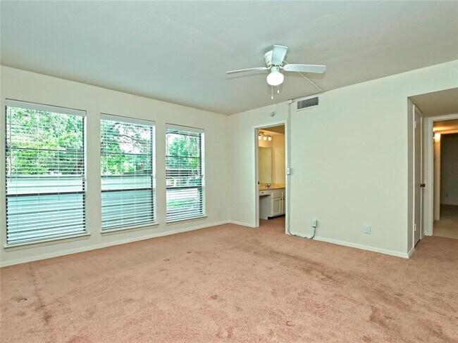 Building Photo - 3 Casa Verde St