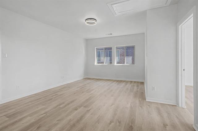Building Photo - 523 Paddock Way