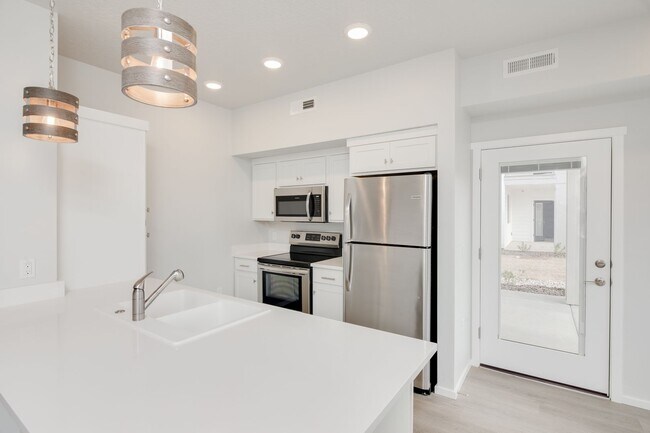 Building Photo - Location, Community, Quality Living!