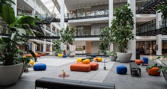 Building Photo - 2635 Lohan Way