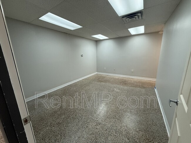 Building Photo - 316 N Mission St