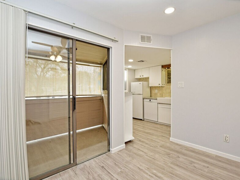 Building Photo - 2500 Burleson Ct