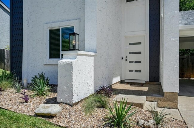 Building Photo - 1502 Bridgeway Dr