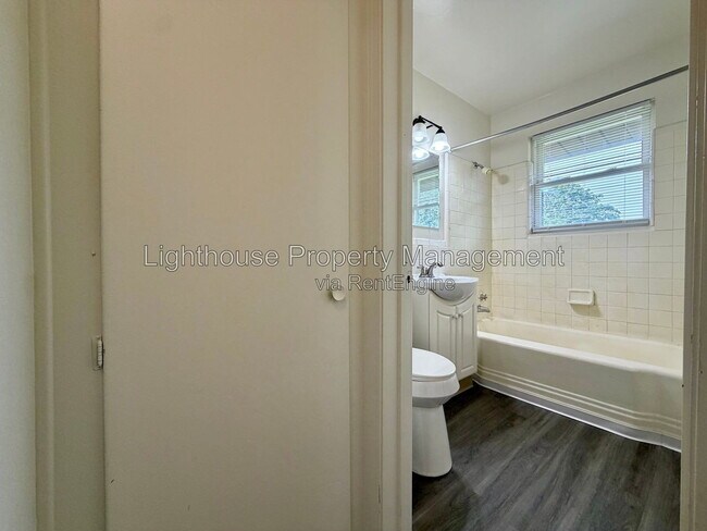 Building Photo - 1205 Ottillia St SE