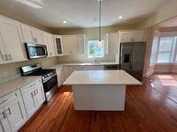 Building Photo - 838 Smith St