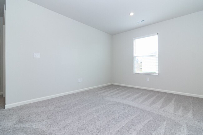 Building Photo - 104 Ashwood Ave
