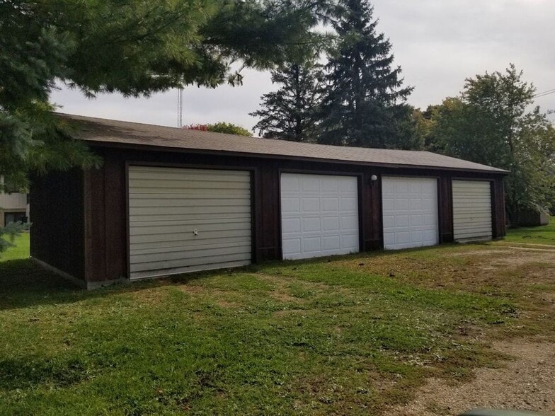 Tenant garages - 103 S Spring St