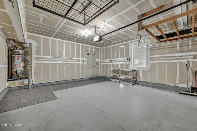 Building Photo - 9250 Lone Wolf Cir