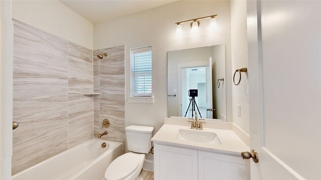 Building Photo - 801 Concan Dr