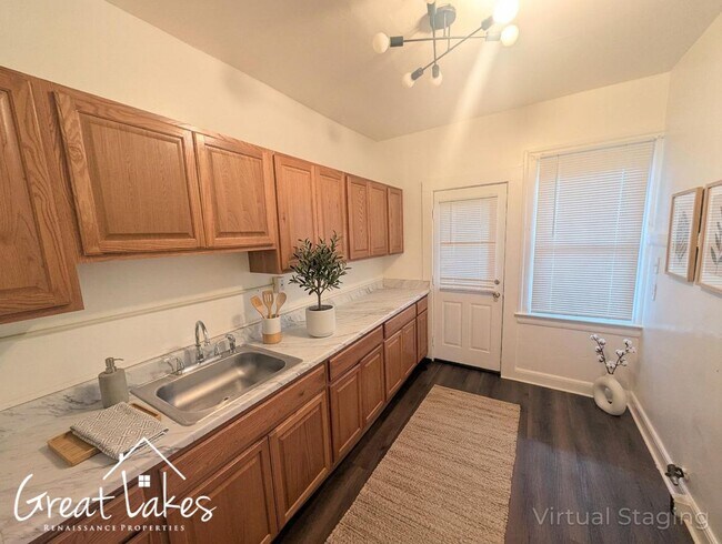 Building Photo - Charming 2 Bedroom 1 Bathroom now available for rent!