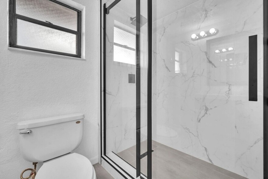 Building Photo - 3100 N Pine Island Rd