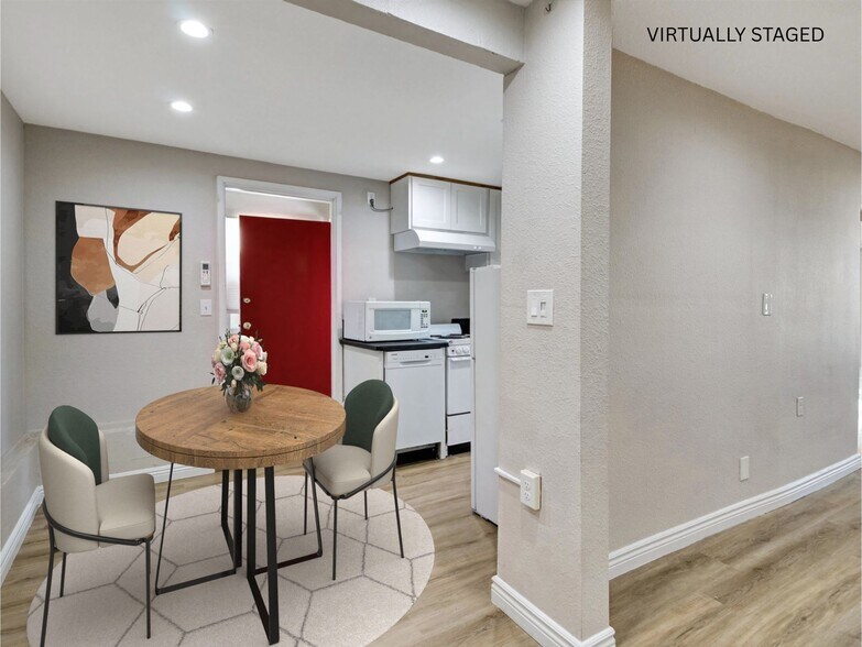 Building Photo - 985 1/2 Dexter St