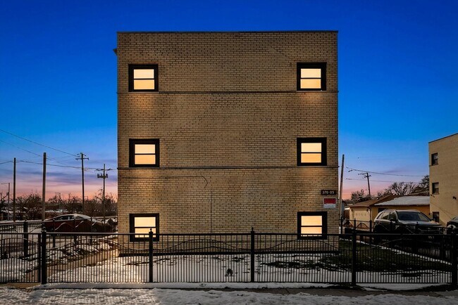 Building Photo - 5701 W 55th St