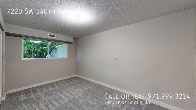 Building Photo - 7220 SW 140th Ave