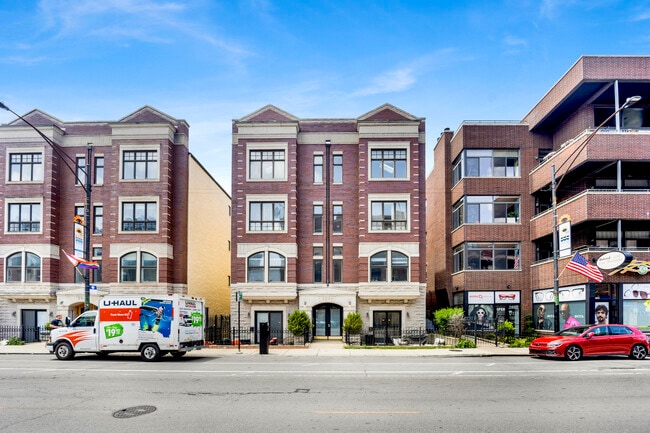 Building Photo - 2846 N Halsted St