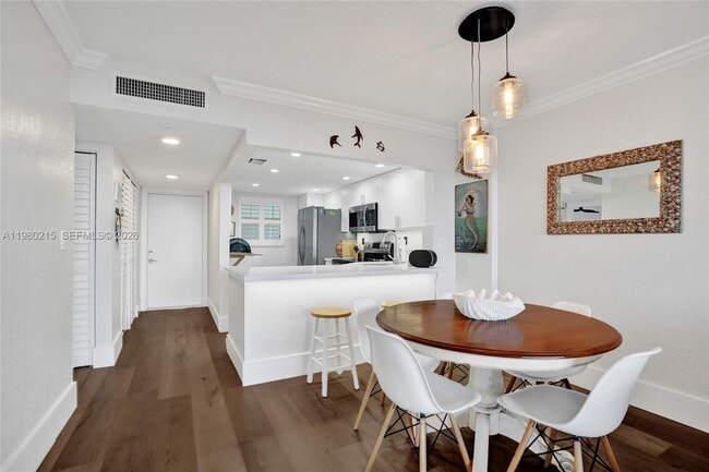 Building Photo - 1391 S Ocean Blvd