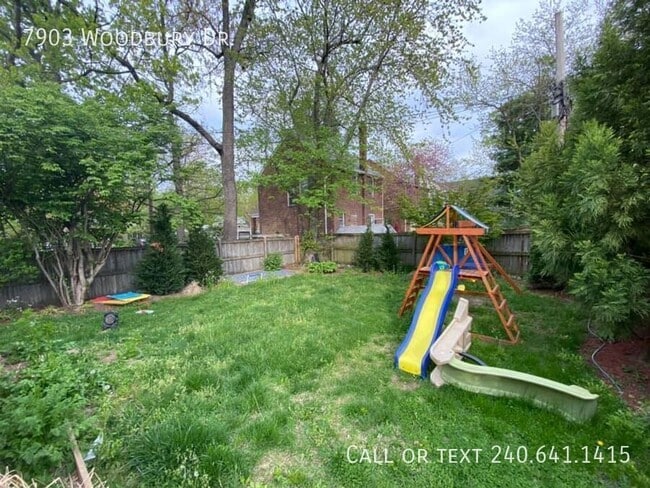 Building Photo - 7903 Woodbury Dr