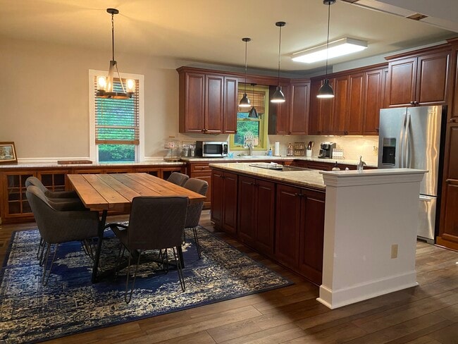 Building Photo - 512 Riverwalk Rdg Rd