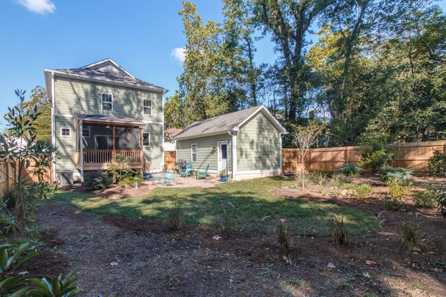 Building Photo - 703 Gerard St