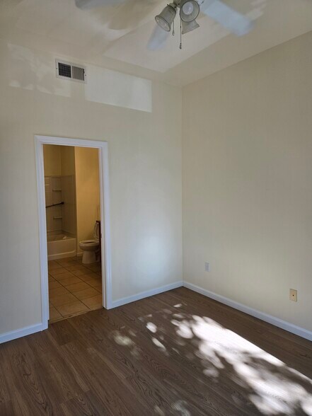 Bedroom & bathroom - 1060 S 3rd St