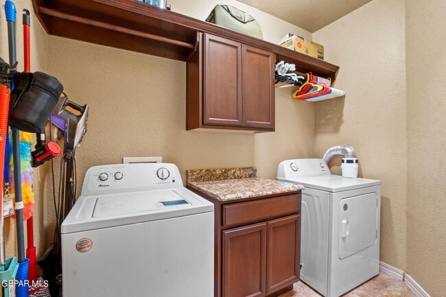 Building Photo - 3845 Tierra Campa Dr