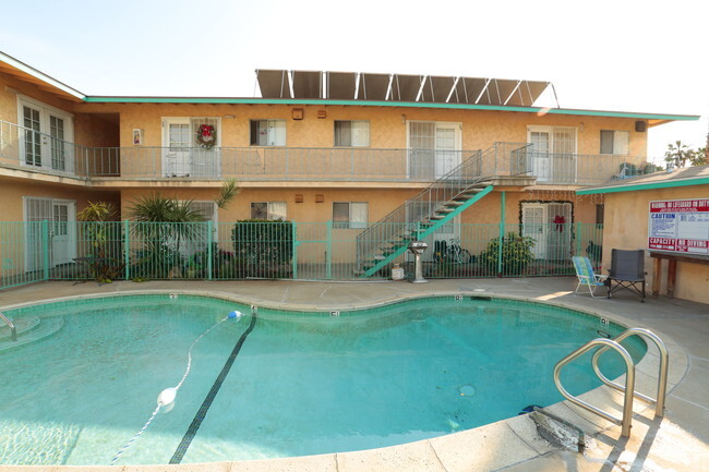 Building Photo - Las Palmas Apartments