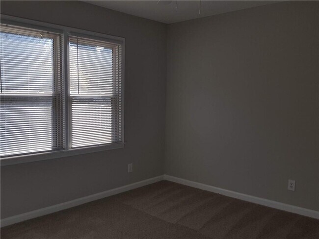 Building Photo - 404 Bennett Farms Pl