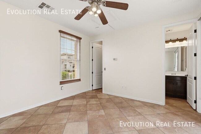 Building Photo - 3287 S Cottonwood Dr