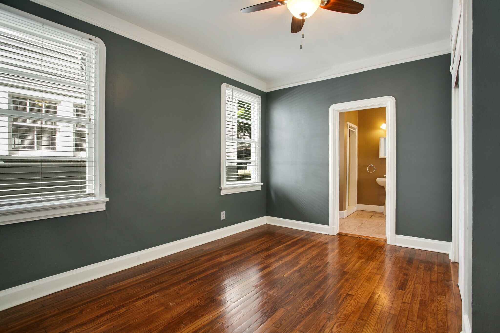 Building Photo - 2106 S Carrollton Ave