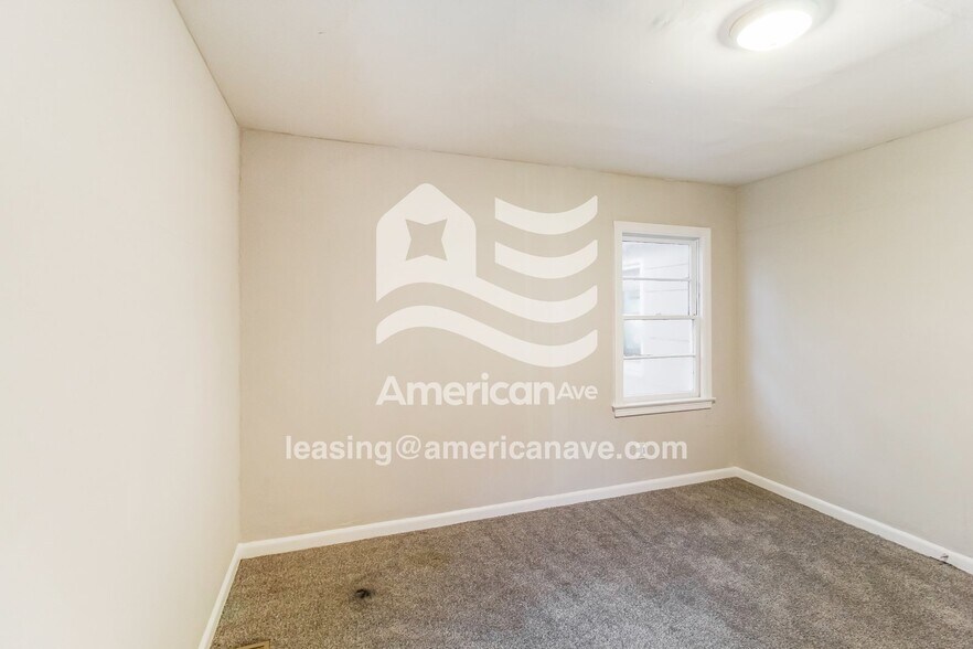 Building Photo - 4208 16th Ave