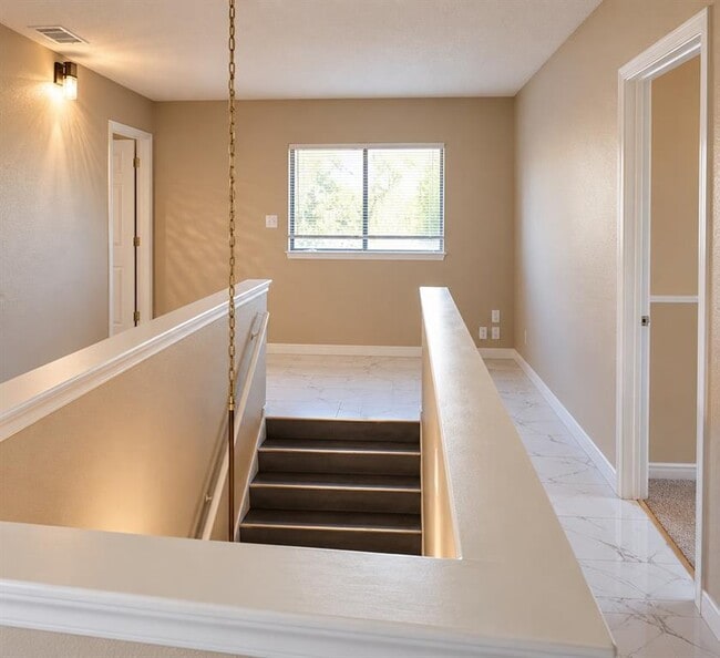 Building Photo - 720 Justeford Dr