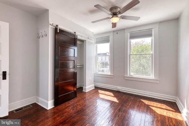 Building Photo - 860 W 33rd St