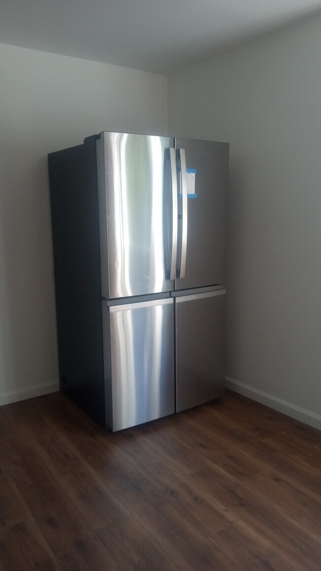 Building Photo - 437 Schwartz Ave