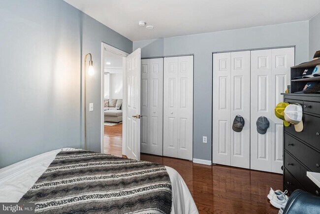 Building Photo - 2 Leverington Ave