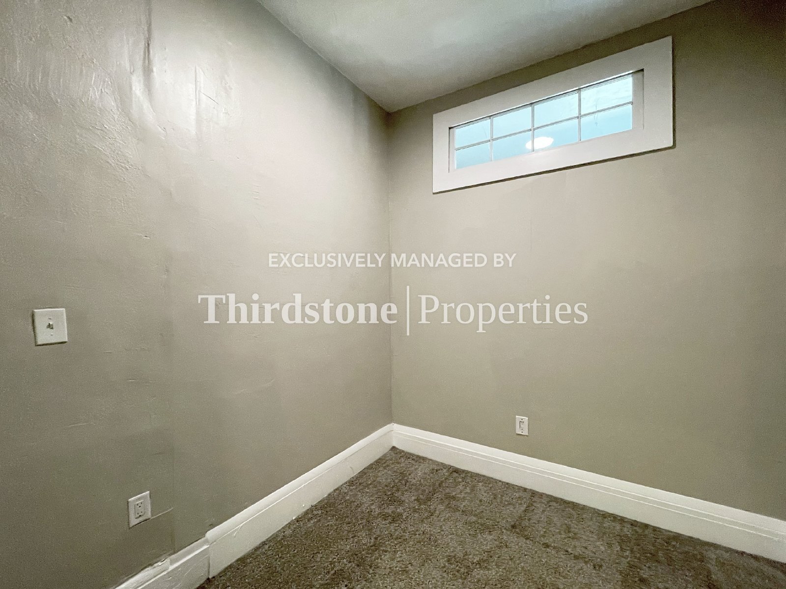 Building Photo - 121 W 6th St