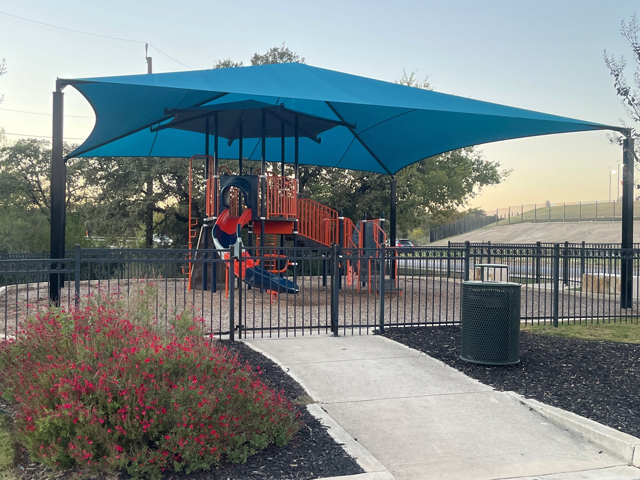 Building Photo - 2038 Rhesus Vw